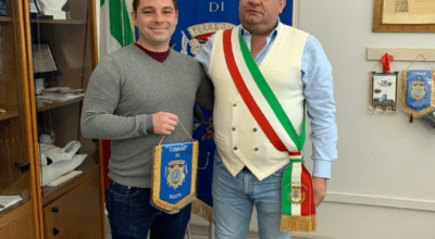 𝐑𝐮𝐨𝐭𝐢 𝐚𝐜𝐜𝐨𝐠𝐥𝐢𝐞 𝐠𝐥𝐢 𝐞𝐦𝐢𝐠𝐫𝐚𝐧𝐭𝐢 𝐠𝐢𝐮𝐧𝐭𝐢 𝐝𝐚 𝐝𝐢𝐯𝐞𝐫𝐬𝐞 𝐩𝐚𝐫𝐭𝐢 𝐝𝐞𝐥 𝐦𝐨𝐧𝐝𝐨